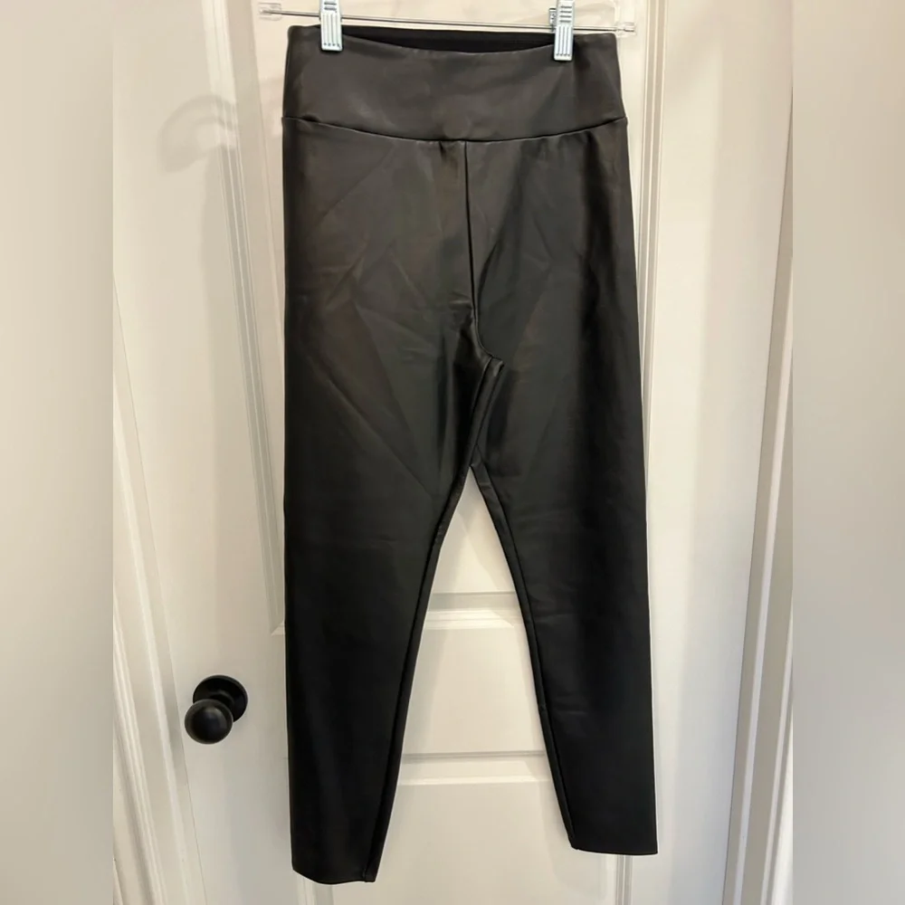 Abercrombie & Fitch Vegan Leather Leggings - Picture 2 of 6